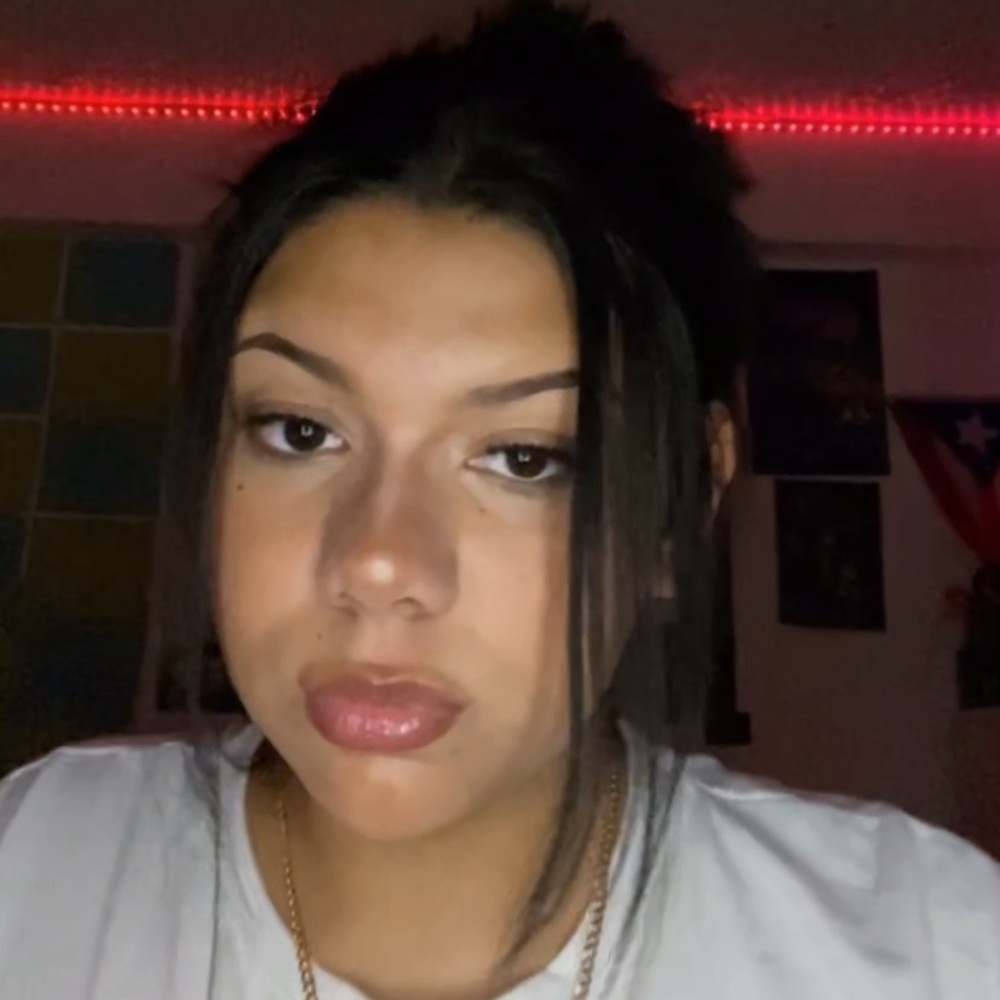 Meet your Posher, Kiana